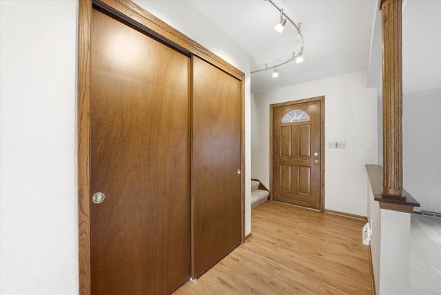 7453 Devonshire DRIVE, Cedarburg, WI 53012