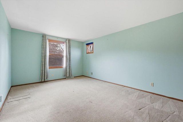 7453 Devonshire DRIVE, Cedarburg, WI 53012