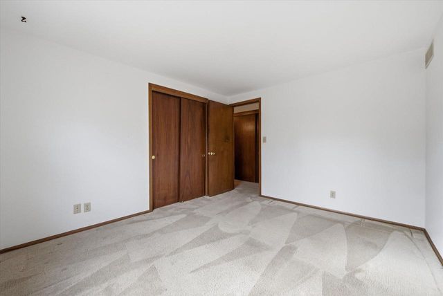 7453 Devonshire DRIVE, Cedarburg, WI 53012