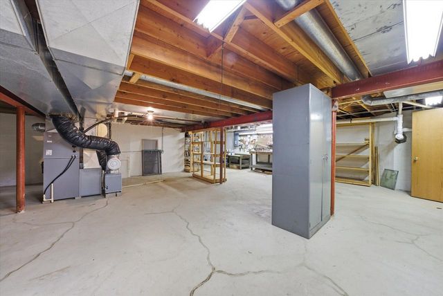 7453 Devonshire DRIVE, Cedarburg, WI 53012