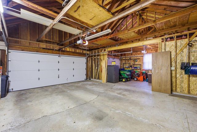 7453 Devonshire DRIVE, Cedarburg, WI 53012