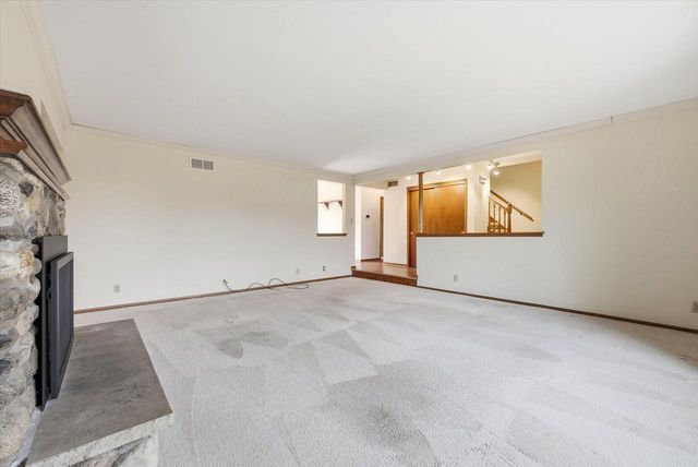 7453 Devonshire DRIVE, Cedarburg, WI 53012