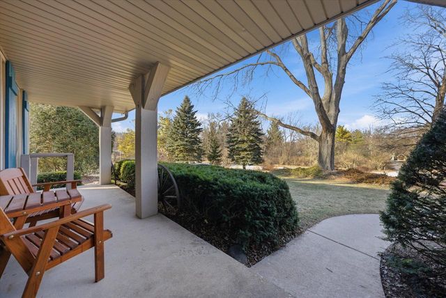 7453 Devonshire DRIVE, Cedarburg, WI 53012