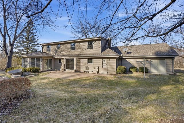 7453 Devonshire DRIVE, Cedarburg, WI 53012