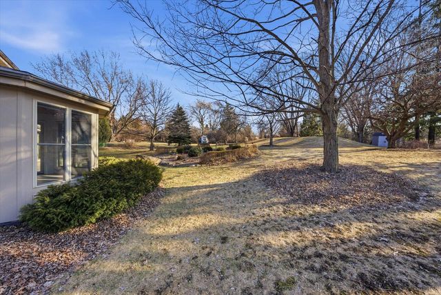7453 Devonshire DRIVE, Cedarburg, WI 53012