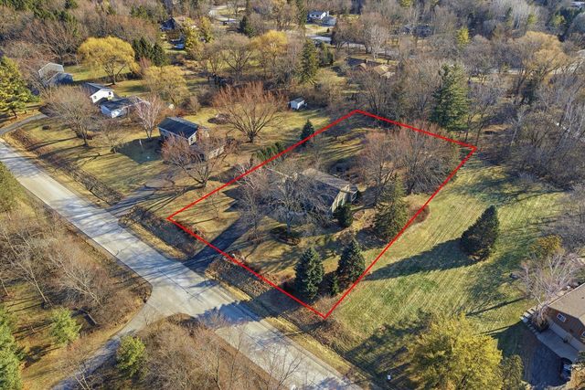 7453 Devonshire DRIVE, Cedarburg, WI 53012