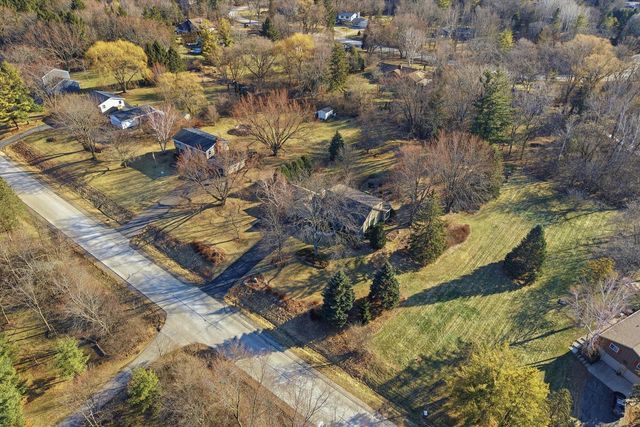 7453 Devonshire DRIVE, Cedarburg, WI 53012