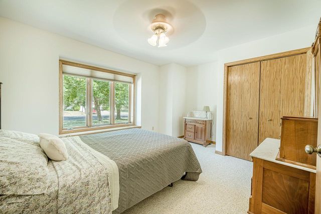 5602 CHESTNUT Lane, Mcfarland, WI 53558