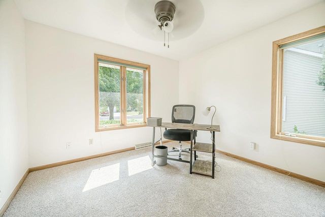 5602 CHESTNUT Lane, Mcfarland, WI 53558