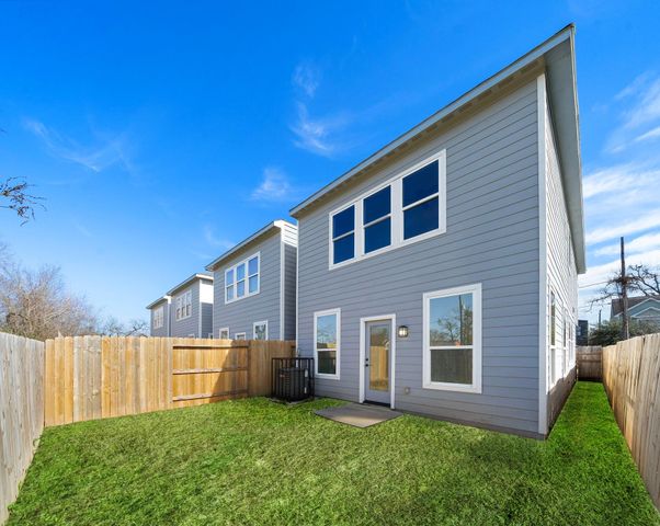 2019 Harlem Street, Houston, TX 77020