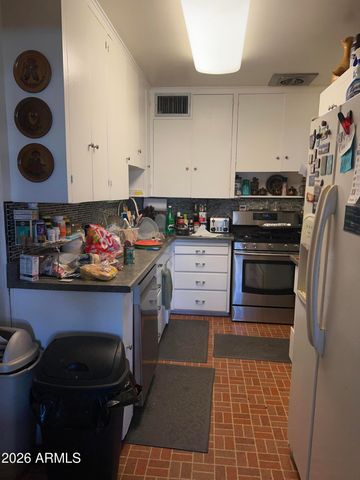 5712 W ORANGEWOOD Avenue, Glendale, AZ 85301