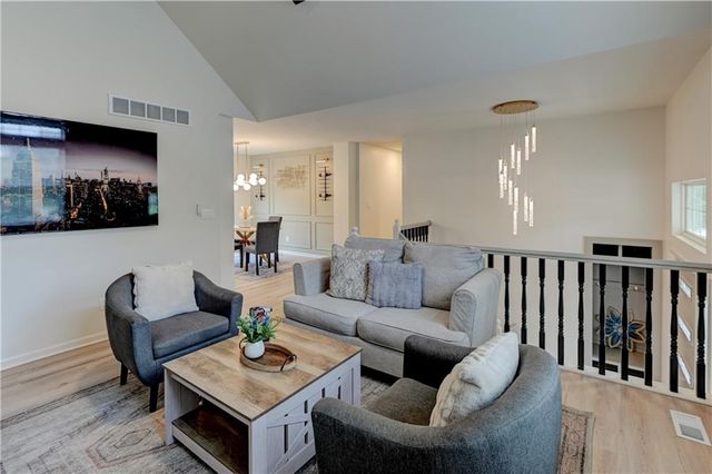 900 SW Daney Drive, Lee's Summit, MO 64081