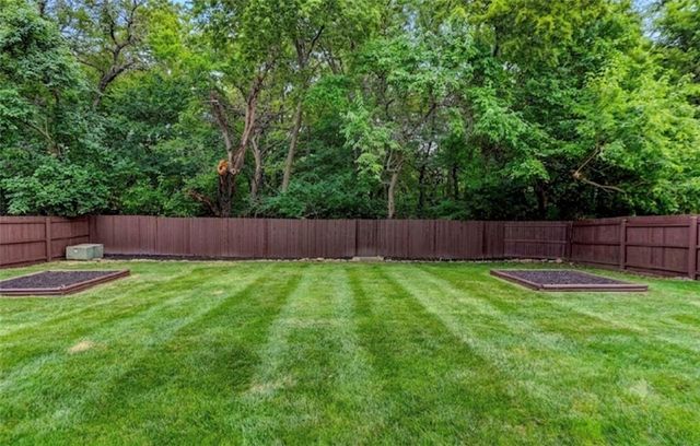 900 SW Daney Drive, Lee's Summit, MO 64081