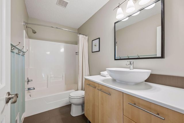 2378 Manuela Drive, Chaska, MN 55318