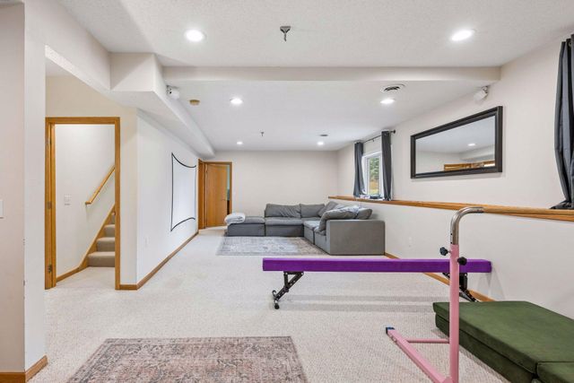 2378 Manuela Drive, Chaska, MN 55318