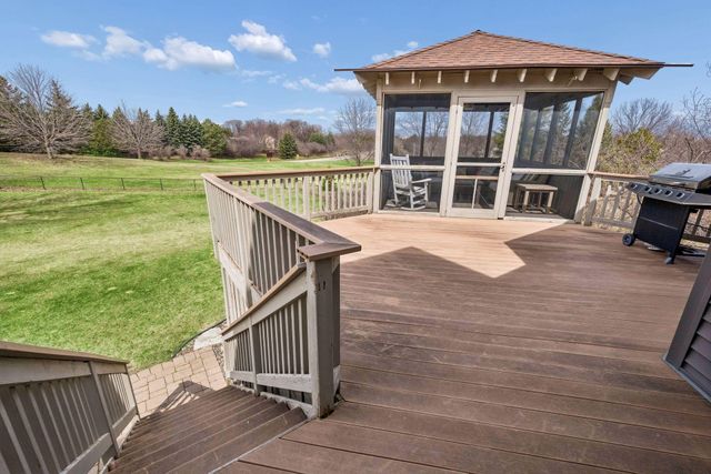 2378 Manuela Drive, Chaska, MN 55318