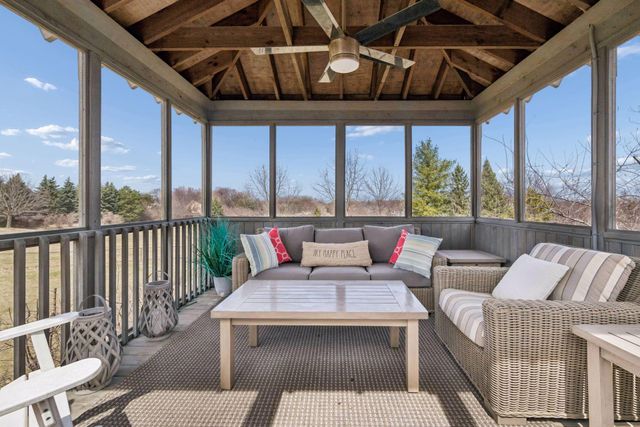 2378 Manuela Drive, Chaska, MN 55318