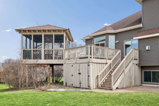 2378 Manuela Drive, Chaska, MN 55318