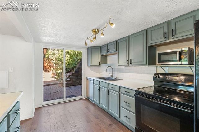 135 South Path, Manitou Springs, CO 80829