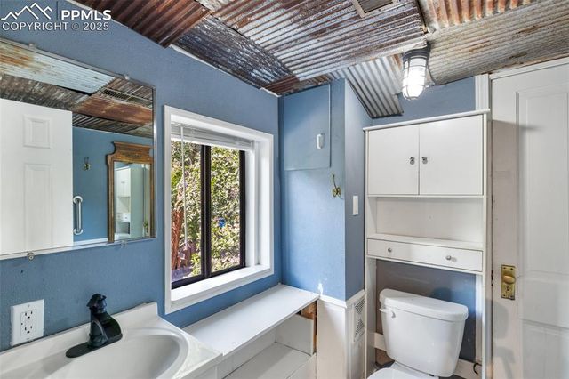 135 South Path, Manitou Springs, CO 80829