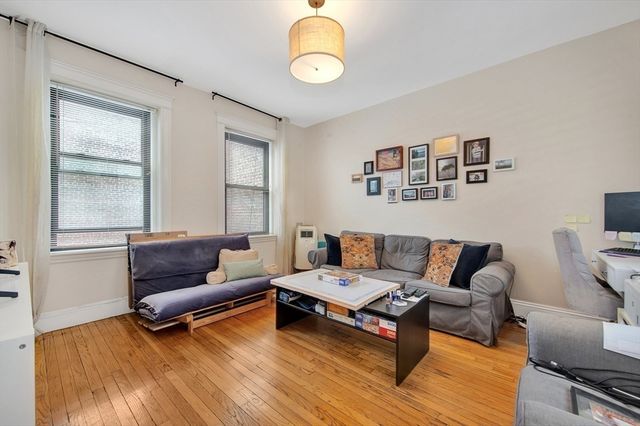 43 Glenville Ave 11, Boston, MA 02134