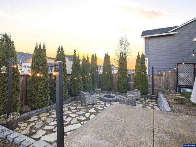 6284 NE Barker St, Albany, OR 97321