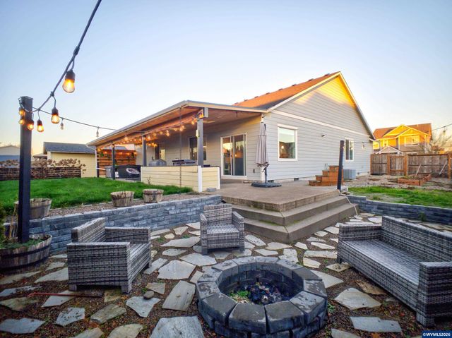 6284 NE Barker St, Albany, OR 97321