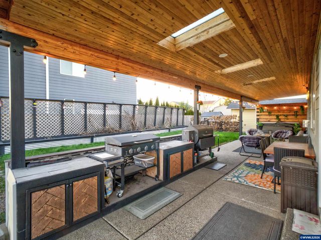 6284 NE Barker St, Albany, OR 97321