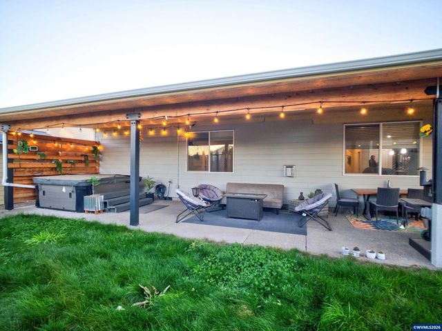 6284 NE Barker St, Albany, OR 97321