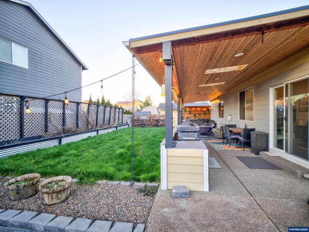 6284 NE Barker St, Albany, OR 97321