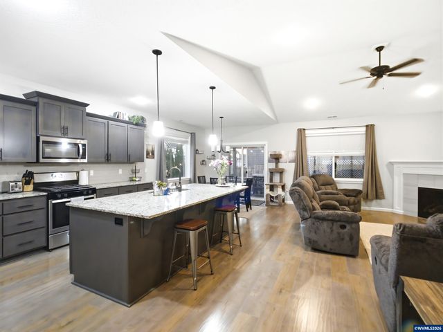 6284 NE Barker St, Albany, OR 97321