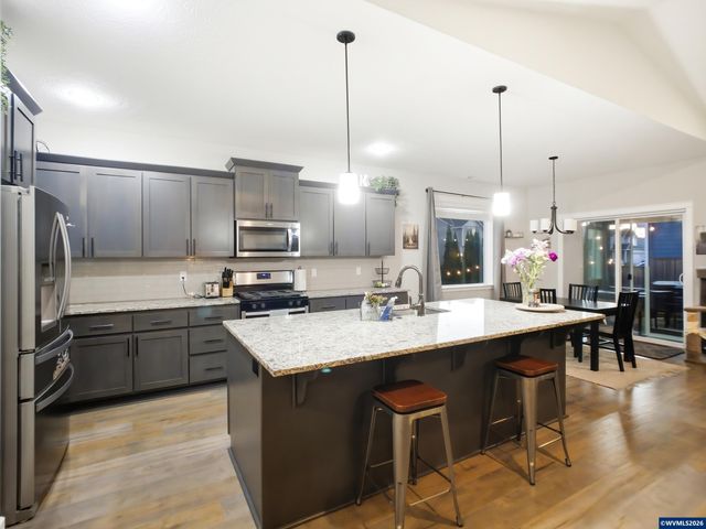 6284 NE Barker St, Albany, OR 97321