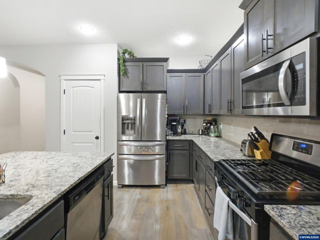 6284 NE Barker St, Albany, OR 97321