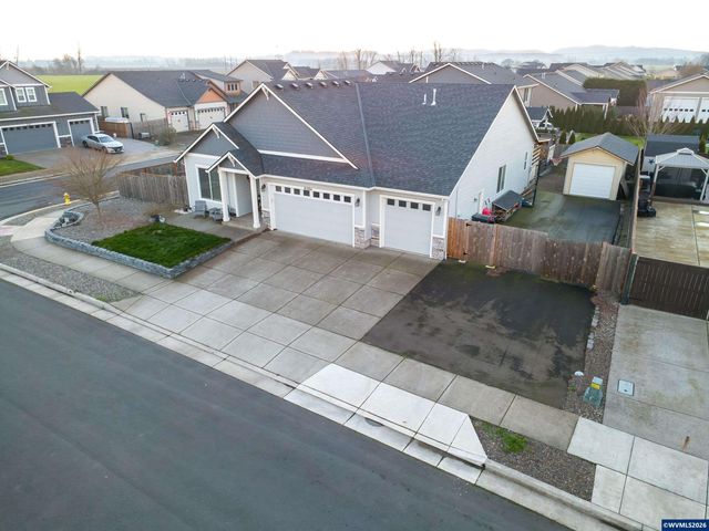 6284 NE Barker St, Albany, OR 97321