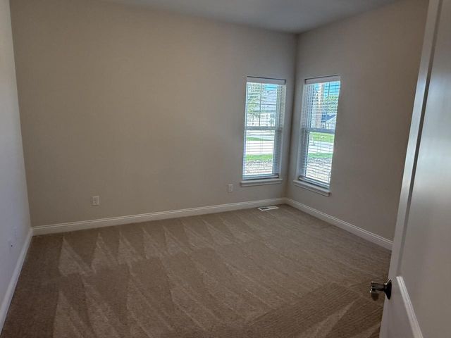369 Evergreen LANE, Pewaukee, WI 53072