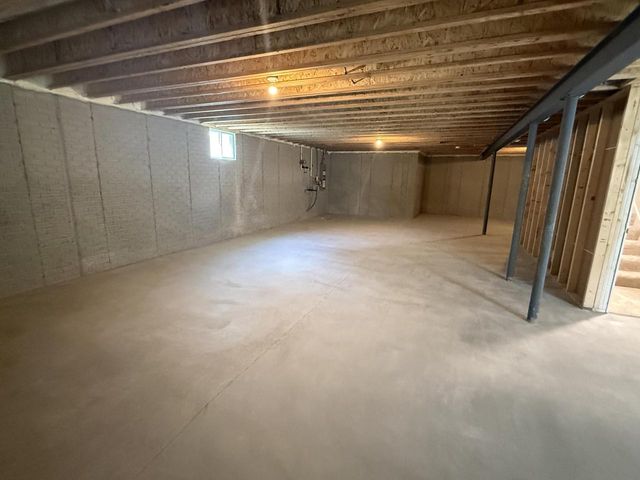 369 Evergreen LANE, Pewaukee, WI 53072