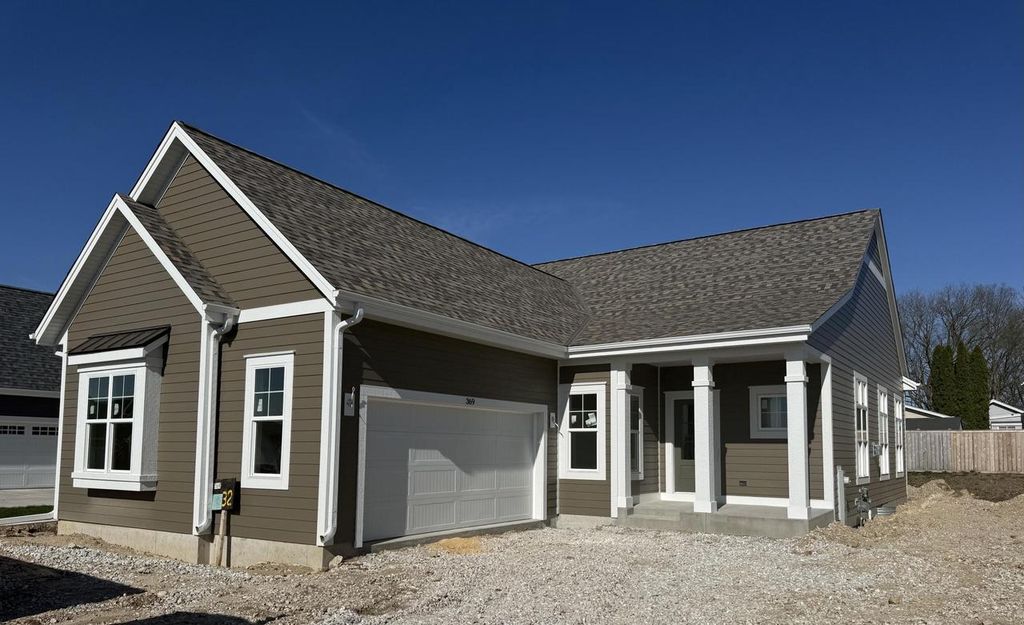 369 Evergreen LANE, Pewaukee, WI 53072