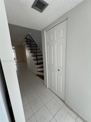 1165 W 38th Ter 35, Hialeah, FL 33012