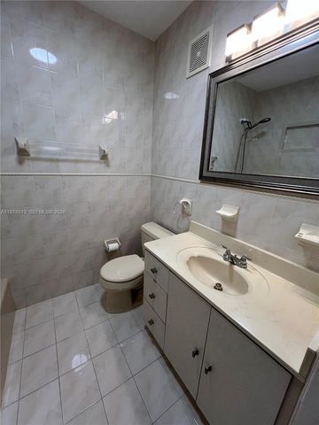 1165 W 38th Ter 35, Hialeah, FL 33012