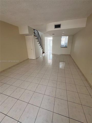 1165 W 38th Ter 35, Hialeah, FL 33012