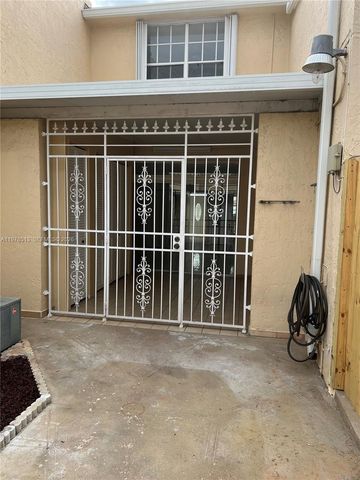 1165 W 38th Ter 35, Hialeah, FL 33012