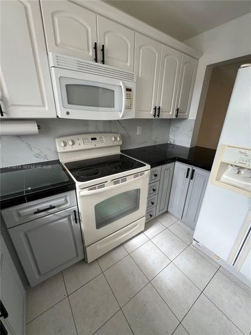 1165 W 38th Ter 35, Hialeah, FL 33012