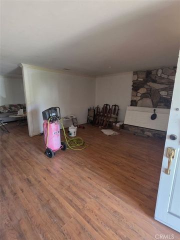 354 E Carson, Long Beach, CA 90807
