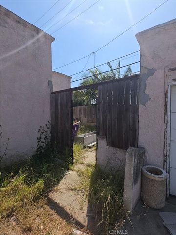 354 E Carson, Long Beach, CA 90807