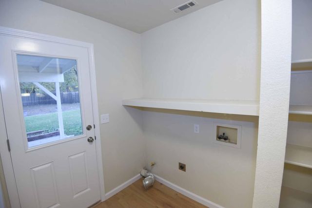 476 NW Aquamarine Way, Redding, CA 96003