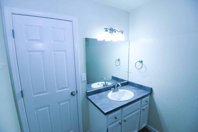 476 NW Aquamarine Way, Redding, CA 96003