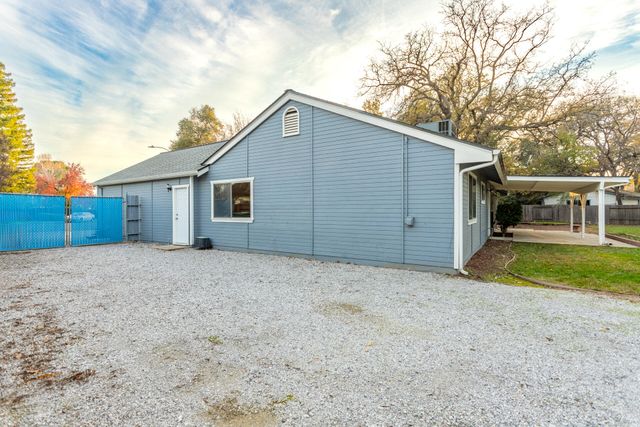 476 NW Aquamarine Way, Redding, CA 96003