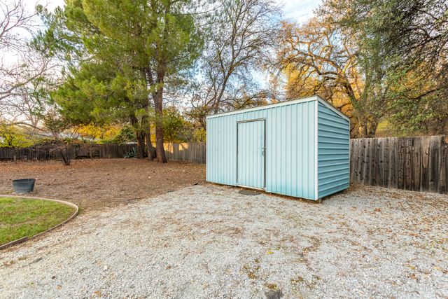 476 NW Aquamarine Way, Redding, CA 96003