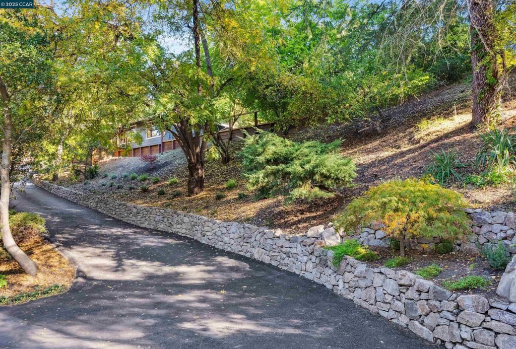 1126 N. Thompson Road, Lafayette, CA 94549