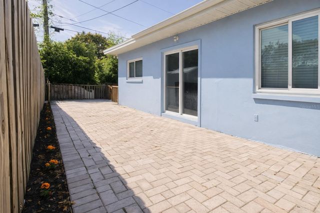 1105 CONNECTICUT ROAD, Tarpon Springs, FL 34689